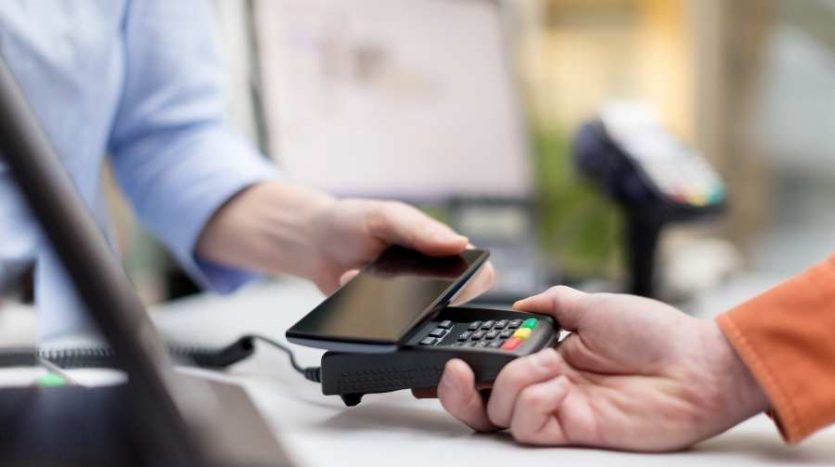 why you should switch to contactless payment method